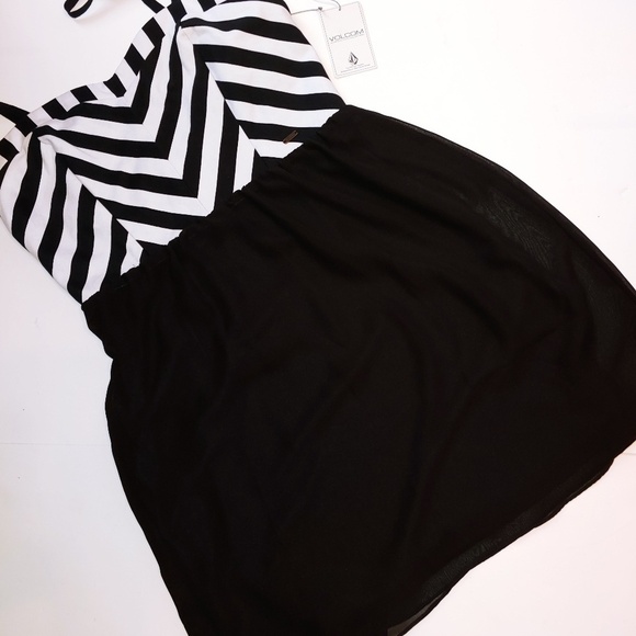- NWT Volcom Zig Zag Dress 7 - Picture 1 of 6
